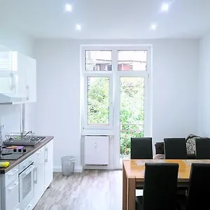 Avi City Goodhouse Дюссельдорф